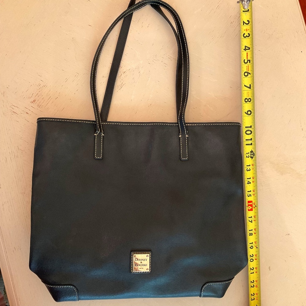 Dooney & Bourke Large Leather Tote for repairs.